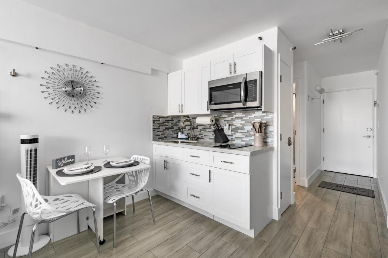Apartmán Newly Renovated Oceanfront Studio W/ Balcony - Daytona Beach Exteriér fotografie