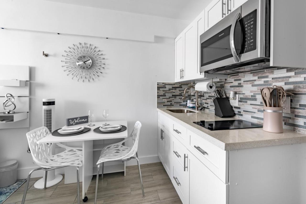 Apartmán Newly Renovated Oceanfront Studio W/ Balcony - Daytona Beach Exteriér fotografie