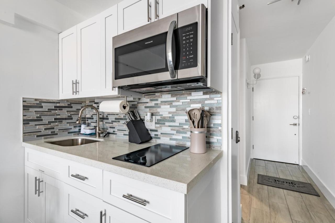 Apartmán Newly Renovated Oceanfront Studio W/ Balcony - Daytona Beach Exteriér fotografie